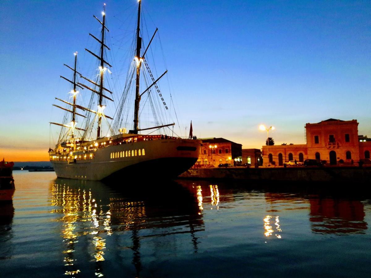 Elegante Appartamento In Palazzo Storico Ortigia Siraküza Dış mekan fotoğraf